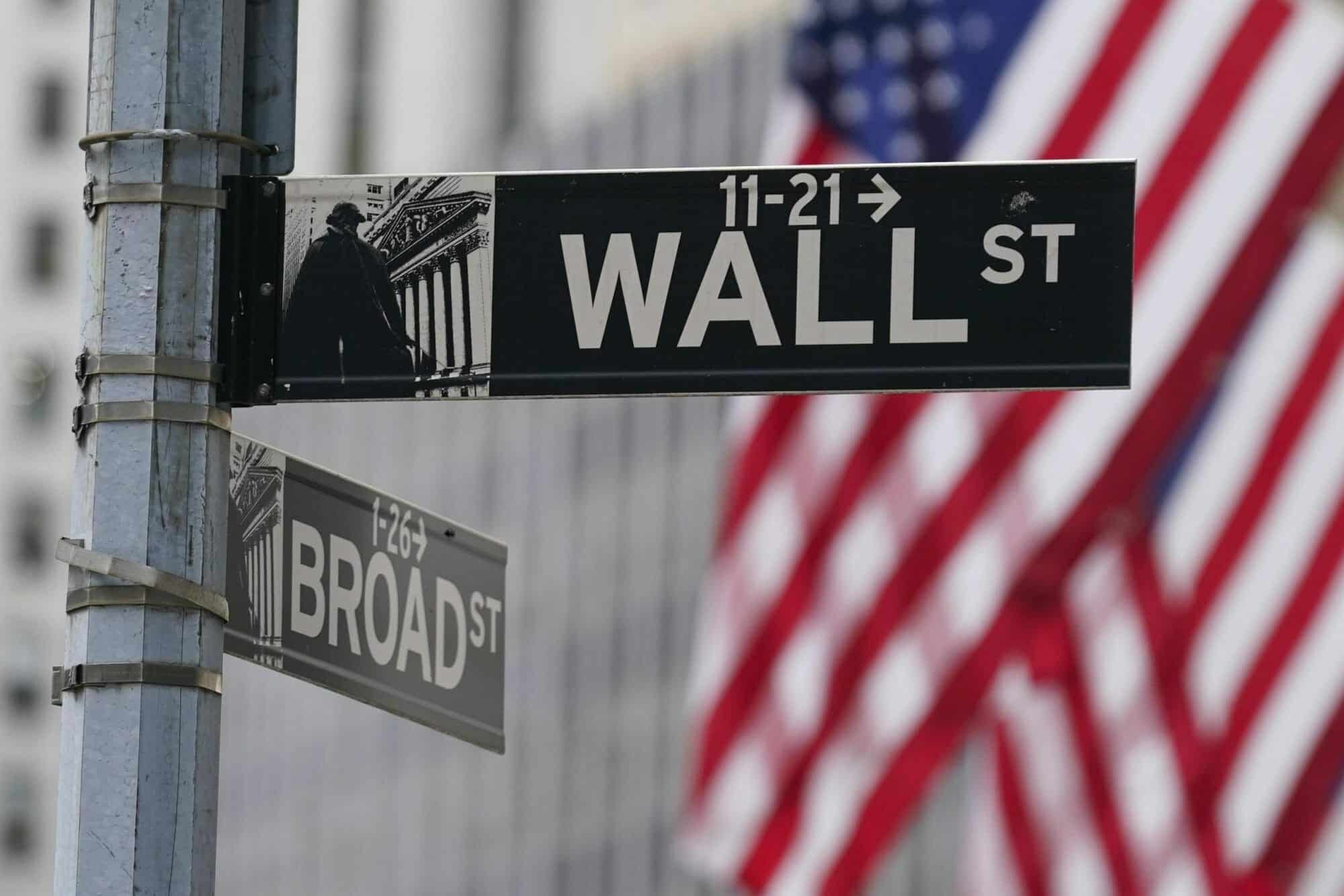 Wall Street Shifts Attention: Traditional Sectors Gain Popularity for Growth in 2026 Wall Street Shifts Attention: Traditional Sectors Gain Popularity for Growth in 2026