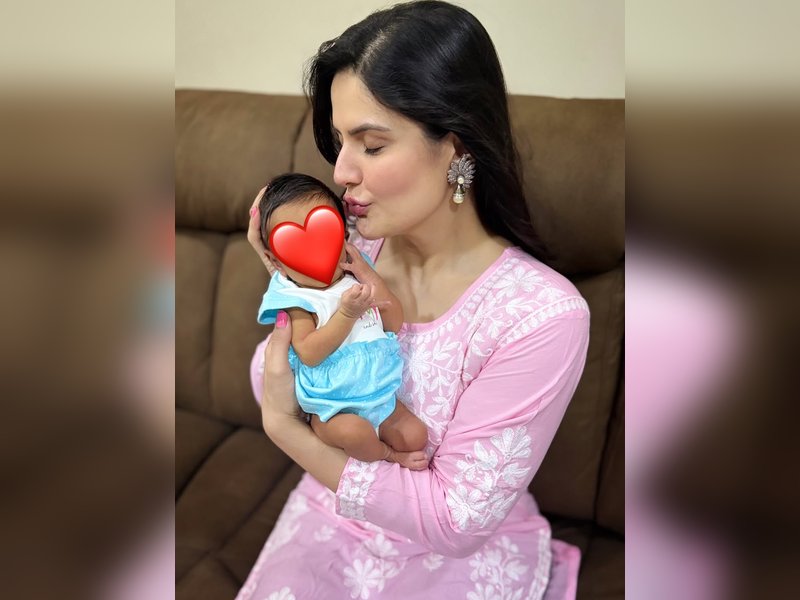 Zareen Khan Shares Heartwarming Moment with Niece Aizel After Just One Day Apart!