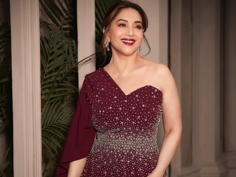 Aamir Khan Reflects on Working with Madhuri Dixit in Throwback Interview: Insights from Deewana Mujhsa Nahin Aamir Khan Reflects on Working with Madhuri Dixit in Throwback Interview: Insights from Deewana Mujhsa Nahin