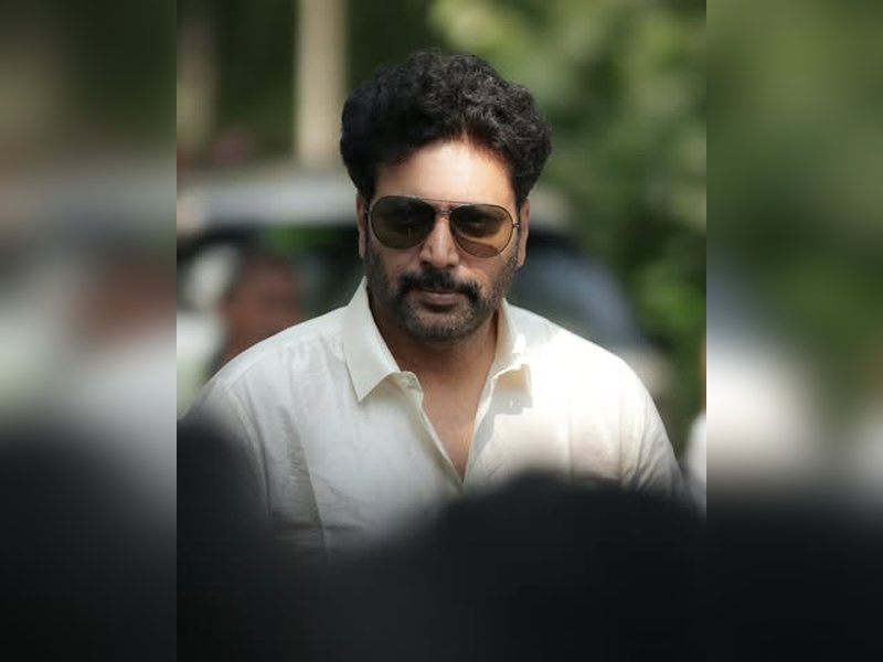Actor Ravi Mohan praises Vijay’s ‘Jana Nayagan’ trailer, declares him a winner ahead of Pongal clash. Actor Ravi Mohan praises Vijay’s ‘Jana Nayagan’ trailer, declares him a winner ahead of Pongal clash.