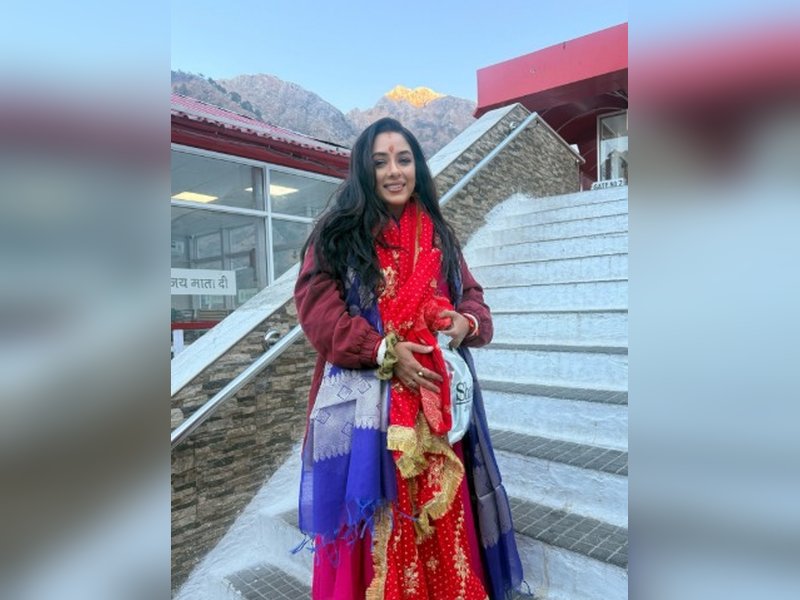 Actress Rupali Ganguly Visits Vaishno Devi Temple for New Year, Shares Gratitude and Blessings on Instagram Actress Rupali Ganguly Visits Vaishno Devi Temple for New Year, Shares Gratitude and Blessings on Instagram