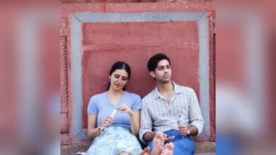 Akshay Kumar’s niece Simar Bhatia debuts in Bollywood with “Ikkis” and shares her gratitude for 2026.