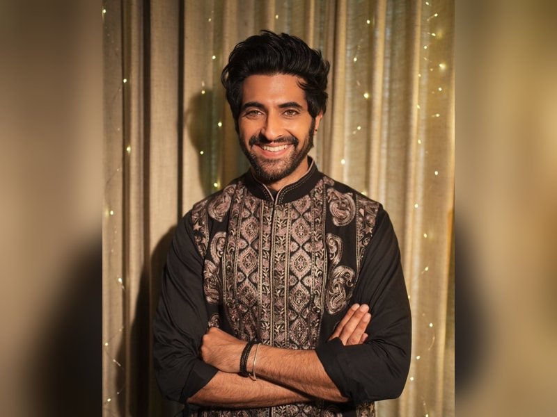 Akshay Oberoi shares why working on Shah Rukh Khan’s film “King” feels like a dream come true.