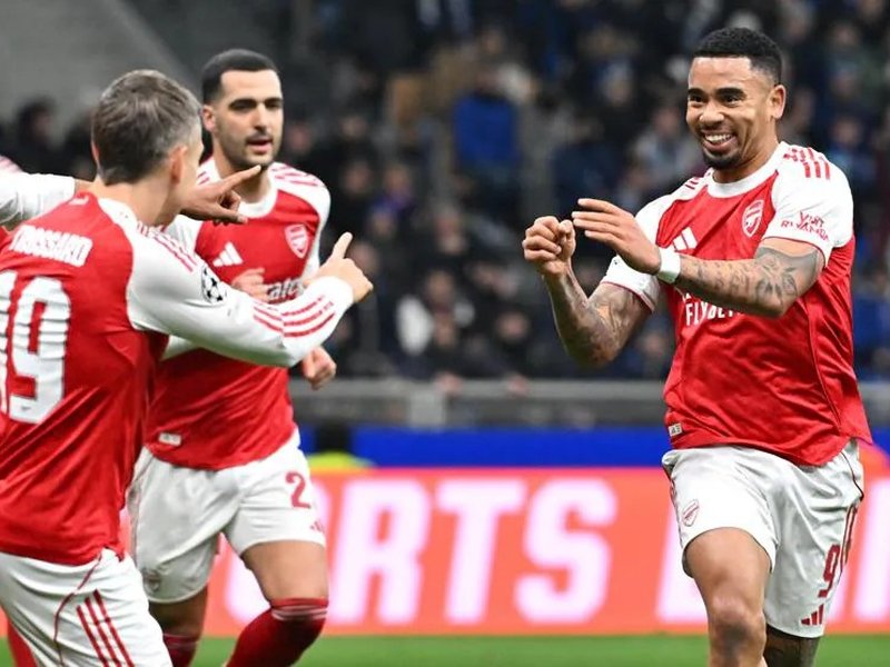 Arsenal secures top-8 Champions League spot with win over Milan; Spurs defeat Dortmund