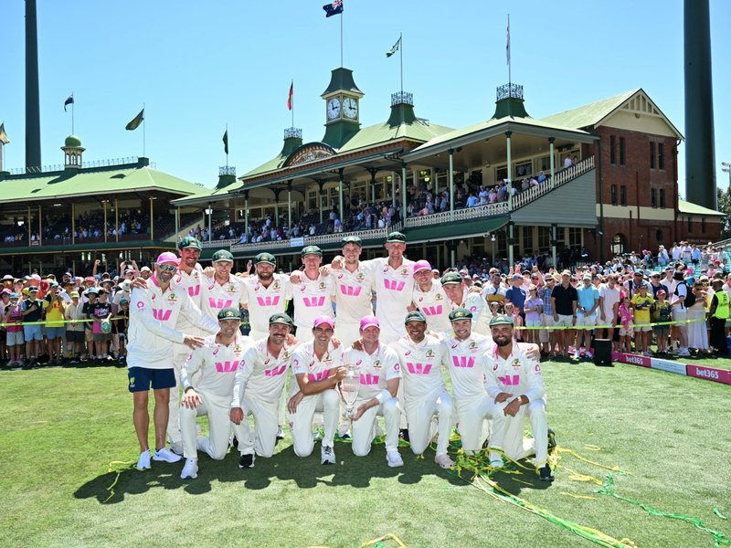 Australia secures Ashes 4-1 with a 5-wicket victory in the SCG Test.