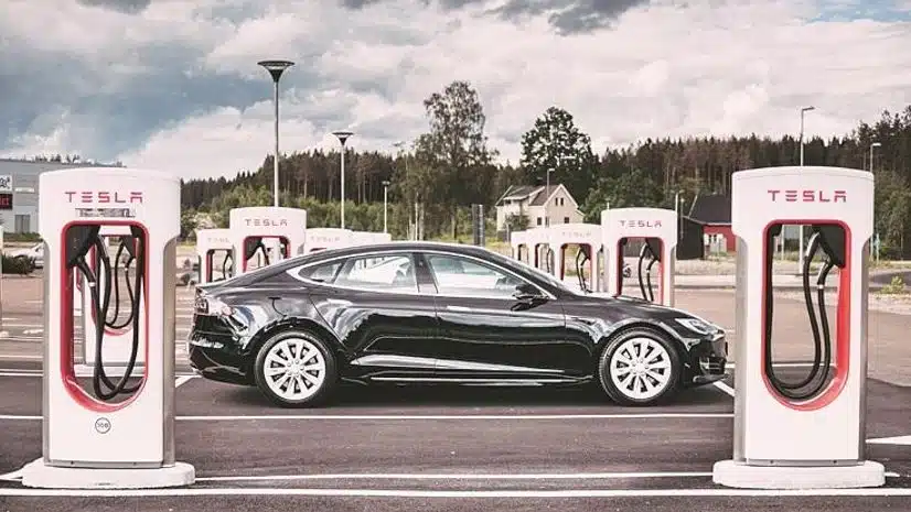 BYD Surpasses Tesla in Global EV Sales Amid Delivery Decline in Market Shift