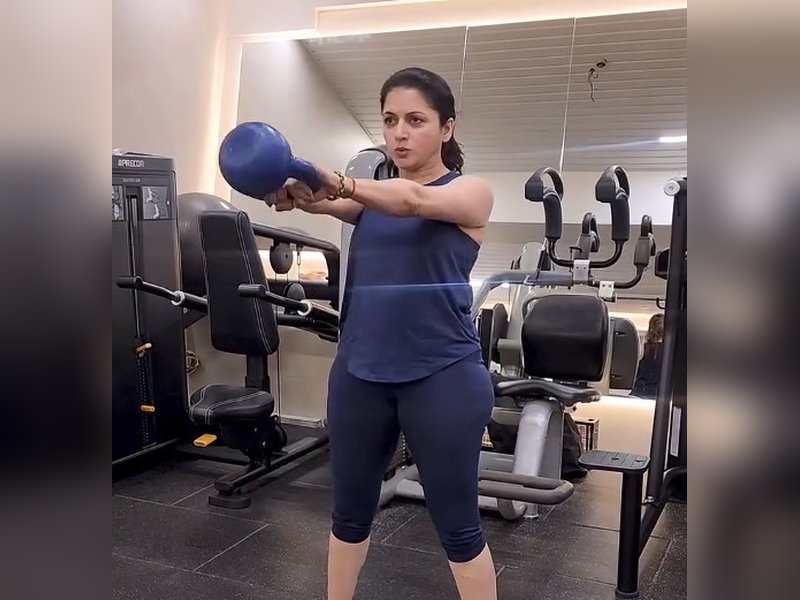 Bhagyashree Shares Benefits of Kettlebell Swings and Tips for a Healthier Lifestyle on Instagram