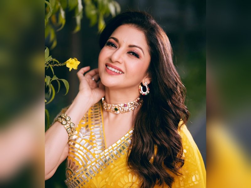 Bhagyashree Shares Inspiring Message on Ignoring Negativity and Embracing Self-Growth on Social Media