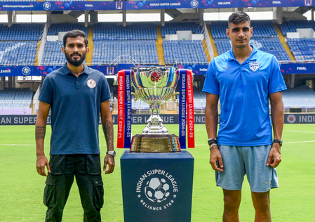 Chhetri and footballers seek AIFF clarity on ISL restart for owners and fans Chhetri and footballers seek AIFF clarity on ISL restart for owners and fans