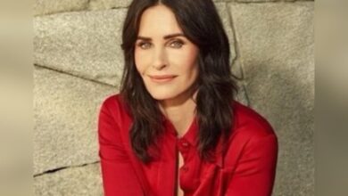Courtney Cox reveals her reason for doing a tampon ad early in her career and its surprising impact.