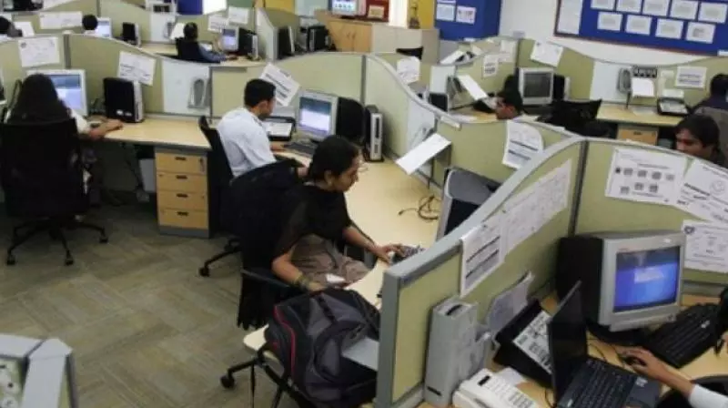 December PMI: Services Sector Growth Slows to 11-Month Low Amid Weak Hiring at Year-End