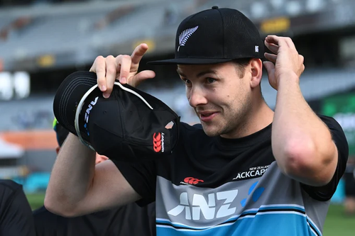 Duffy receives first T20 WC call-up as New Zealand announces Santner-led team Duffy receives first T20 WC call-up as New Zealand announces Santner-led team