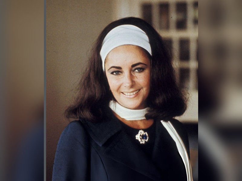 Elizabeth Taylor recalls how she stood up against producer Louis B. Mayer for her mother’s honor.