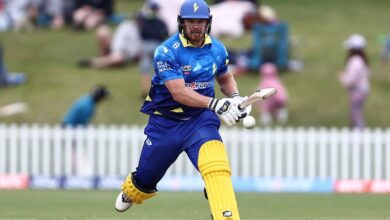 Glenn Phillips explains why he often switches to left-handed batting during matches.