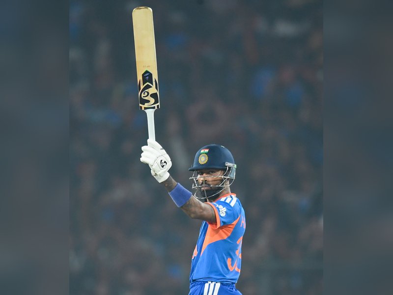 Hardik Pandya hits five sixes in an over to achieve his first Vijay Hazare Trophy century