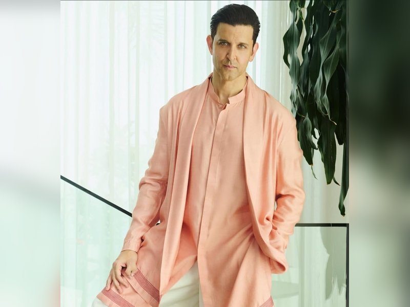 Hrithik Roshan Celebrates His Bengali Heritage and Family Ties in Heartfelt Instagram Post Hrithik Roshan Celebrates His Bengali Heritage and Family Ties in Heartfelt Instagram Post