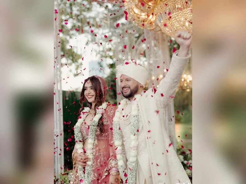 Hrithik Roshan Shares Heartfelt Wishes for Cousin Eshaan’s Wedding, Celebrates Family Bond with Joy.