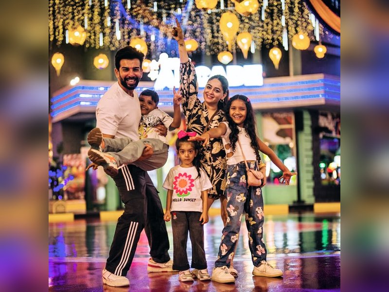 Mahhi Vij and Jay Bhanushali announce their separation after 15 years of marriage on social media.