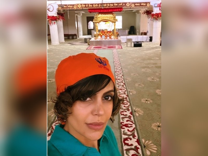 Mandira Bedi commits to a daily 21-day visit to Gurudwara, staying grateful despite busy schedule.