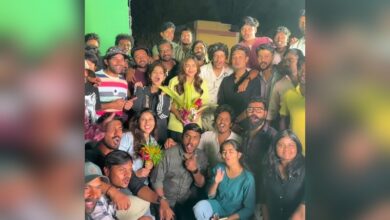 Mrunal Thakur Celebrates Wrap of “Dacoit” with Crew, Her First Film in Hindi and Telugu