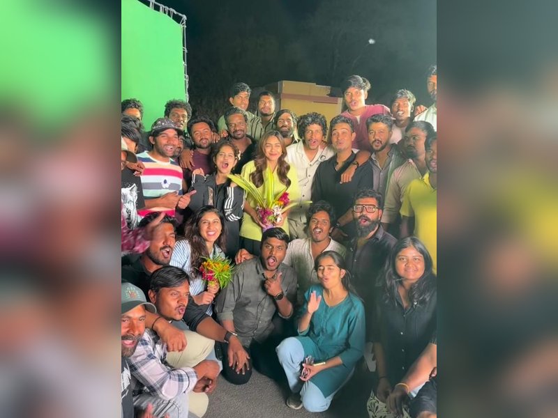 Mrunal Thakur Celebrates Wrap of “Dacoit” with Crew, Her First Film in Hindi and Telugu