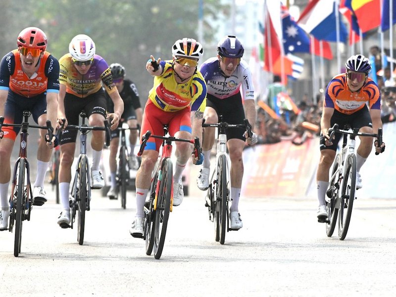 Mudgway Dominates Pune Grand Tour 2026, Secures Yellow Jersey at Maratha Heritage Circuit Mudgway Dominates Pune Grand Tour 2026, Secures Yellow Jersey at Maratha Heritage Circuit