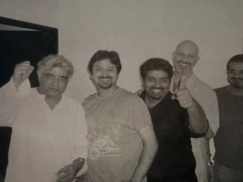 Music composer Eshaan shares rare throwback pic from Kal Ho Naa Ho’s iconic composing session. Music composer Eshaan shares rare throwback pic from Kal Ho Naa Ho’s iconic composing session.