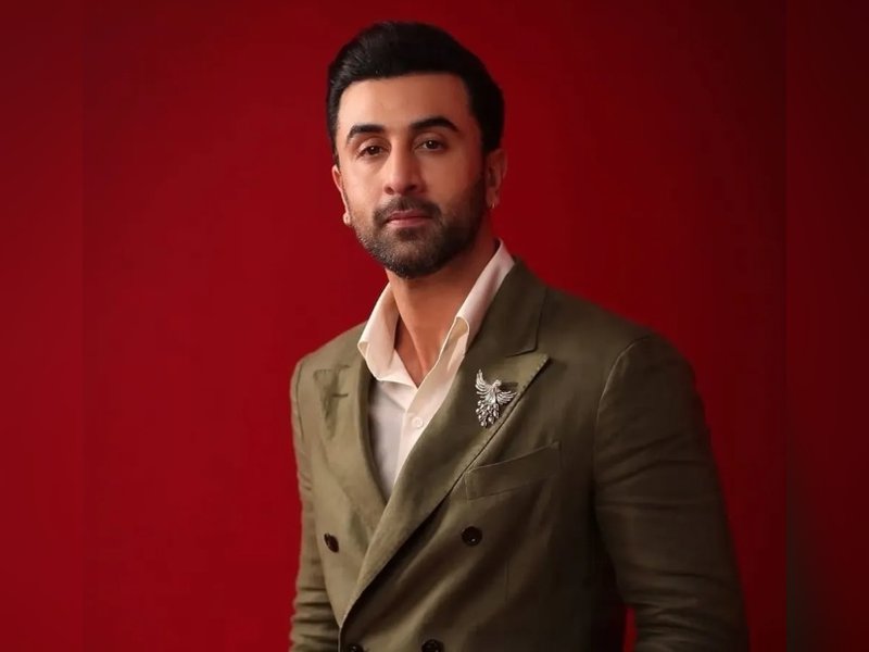 Ranbir Kapoor and Alia Bhatt Spot at Mumbai Airport After New Year Vacation, Fans Adore Family Post