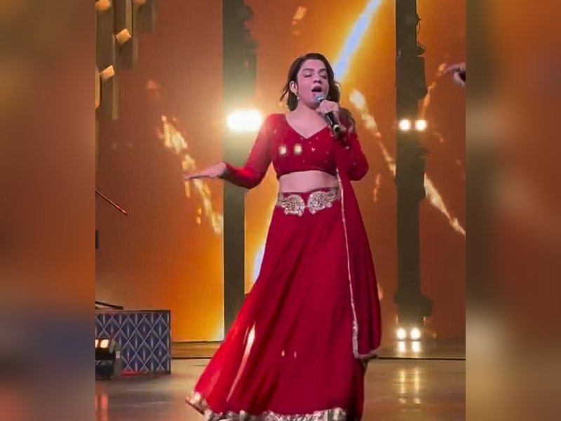 Singer Jasmine Sandlas shares her pre-show nerves and love for live performances before hitting the stage.