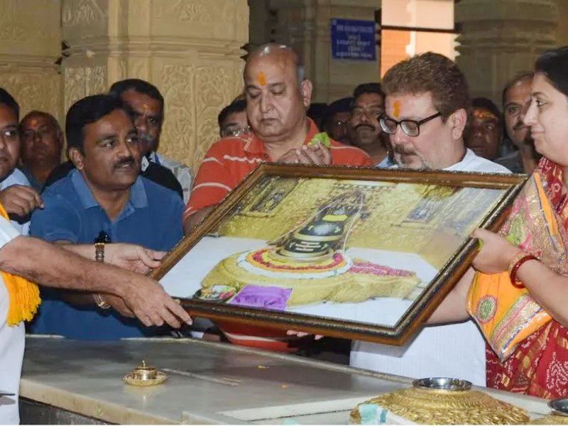 Smriti Irani Shares Glimpses of Her Devotional Visits to Somnath Temple with Husband Zubin Irani