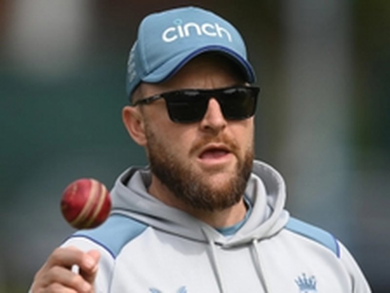 Stokes supports McCullum to stay as England coach after Ashes defeat