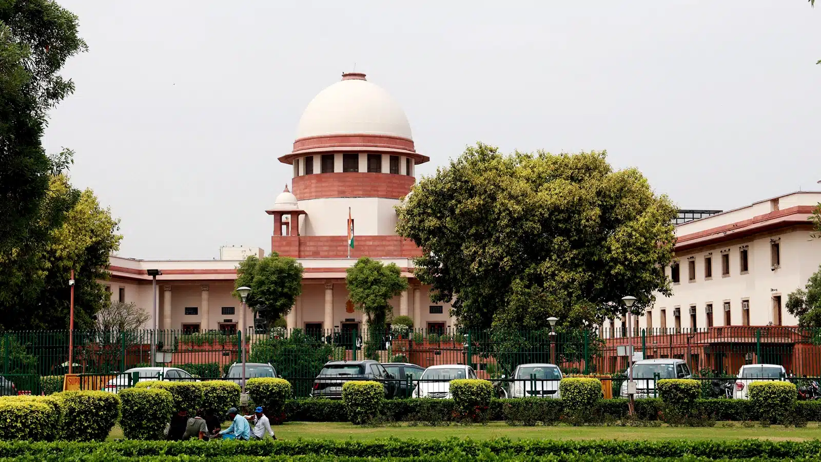 Supreme Court: Husband Must Provide Maintenance Even if He Disobeys Court Order